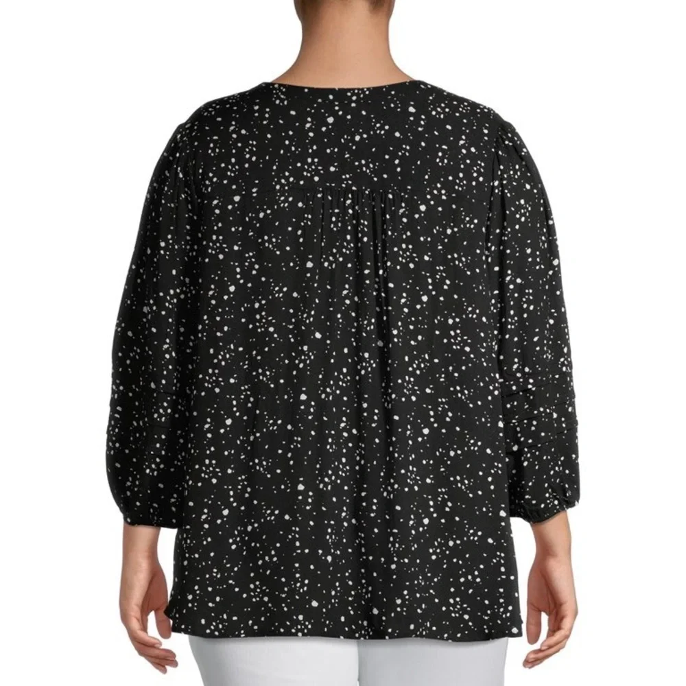 Terra & Sky Women's Plus Size Pintuck Woven Printed Quarter Sleeve V-Neck Blouse